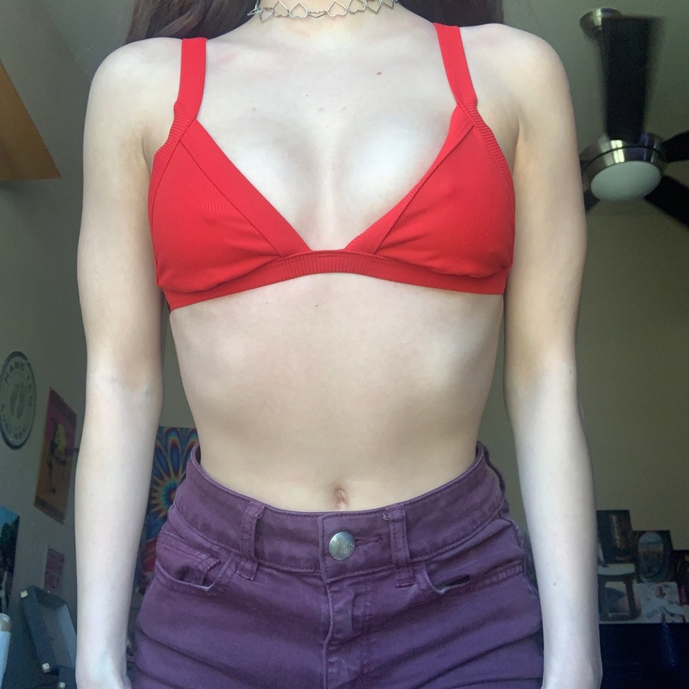 Cute red bikini top !